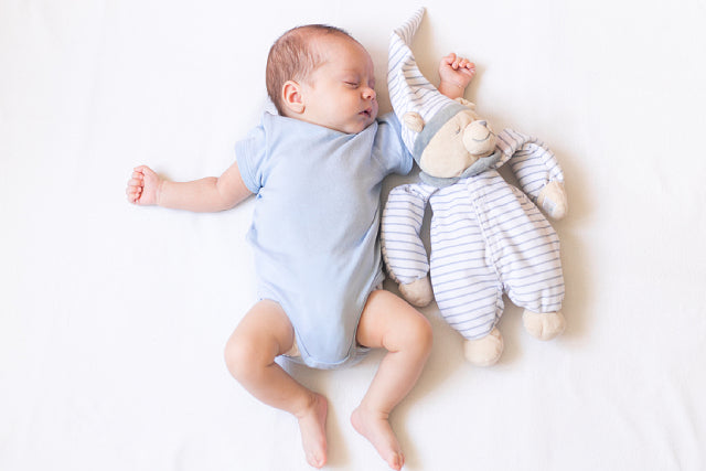 A Guide On How To Help Your Baby To Sleep On Their Own